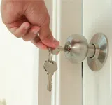 Oakland Doors & Locksmith Oakland, CA 510-731-0614 - 14a-Unlock-Door